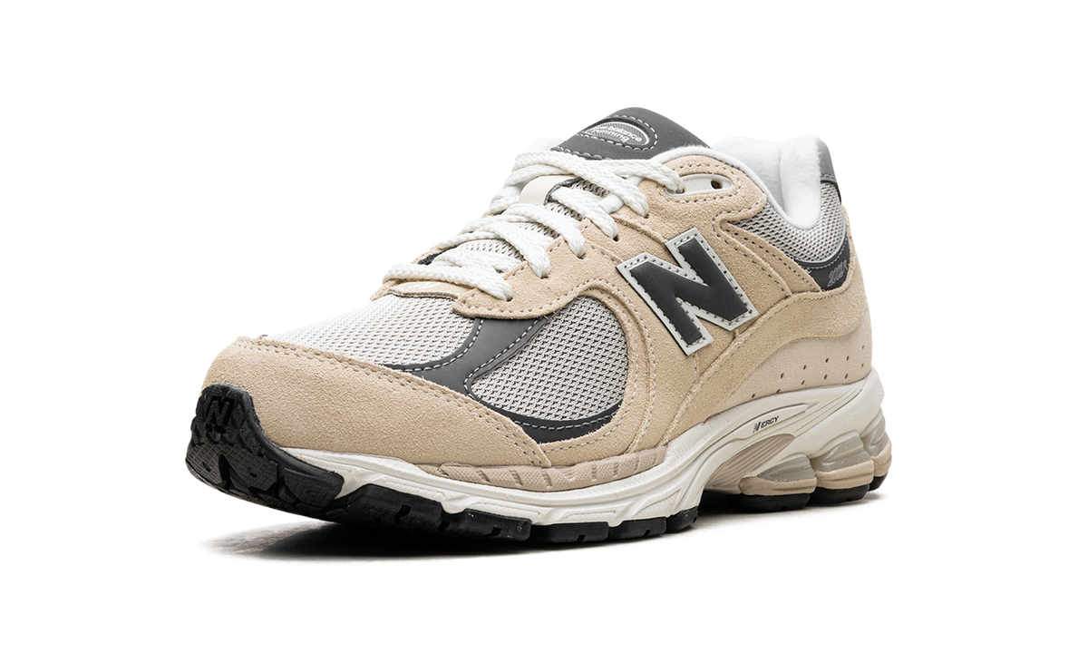 Overkicks - New Balance 2002R Sandstone Magnet (M2002RFA) - detalle suela