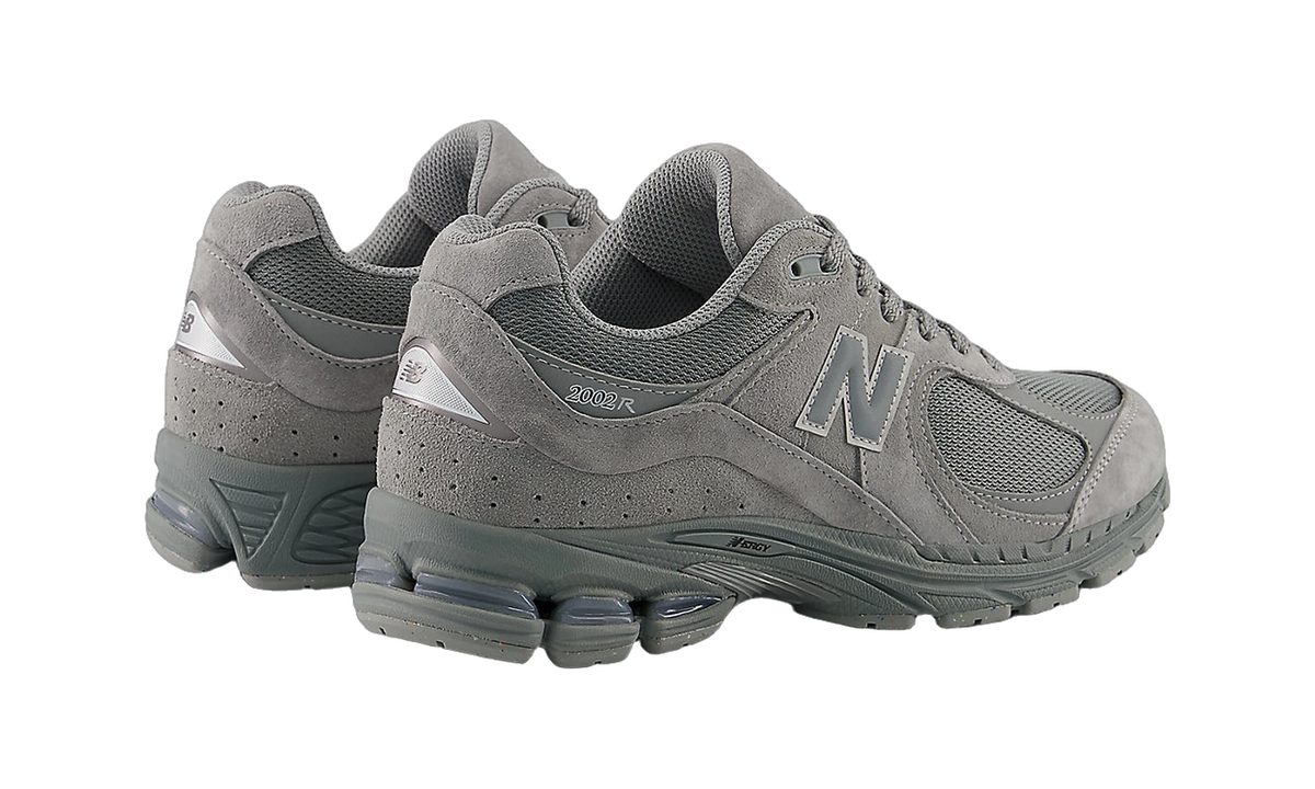 Overkicks - New Balance 2002R Slate Grey Dark Silver Metallic (U20021O2) - par completo