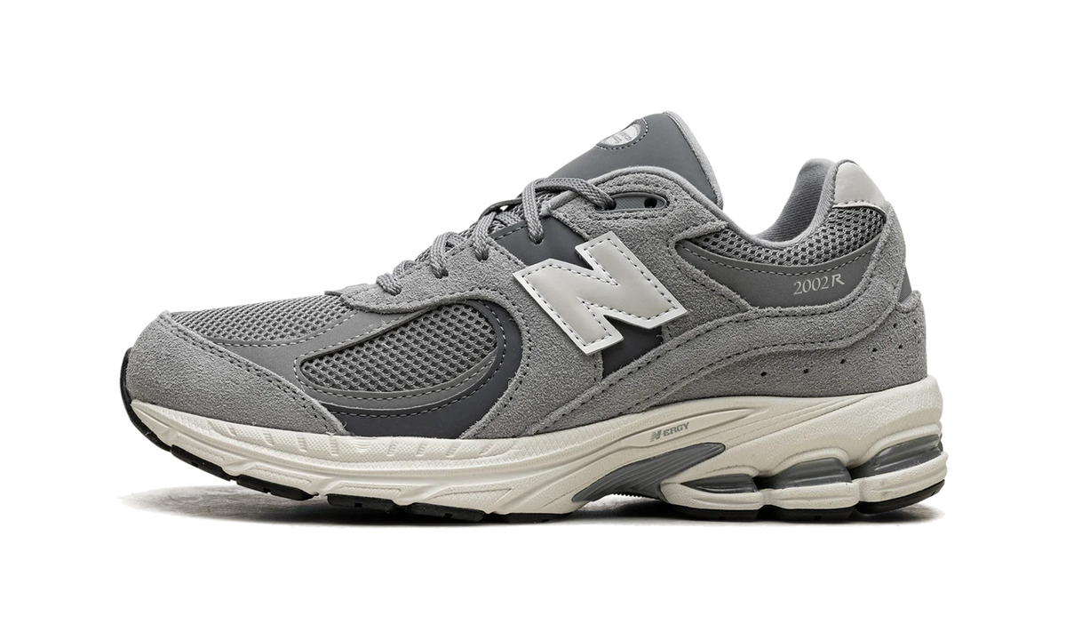 Overkicks - New Balance 2002R Steel (GS) (GC2002ST) - vista lateral