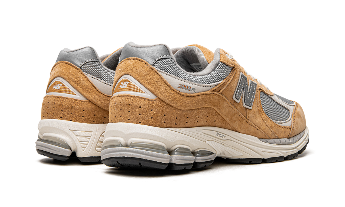 Overkicks - New Balance 2002R Sweet Caramel (M2002RHM) - par completo
