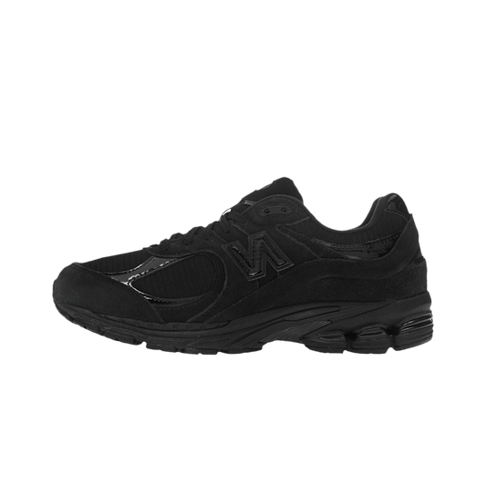 Overkicks - New Balance 2002R Triple Black (M2002RZB) - vista lateral