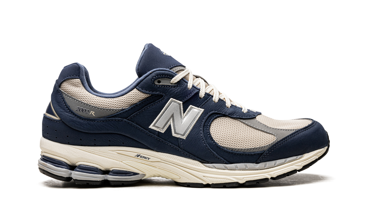 Overkicks - New Balance 2002R Vintage Indigo Calm Taupe (M2002RHR) - detalle talón