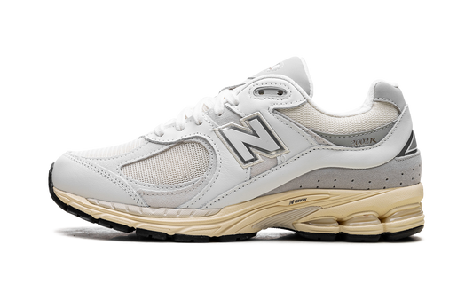 Overkicks - New Balance 2002R White Gold (M2002RIA) - vista lateral
