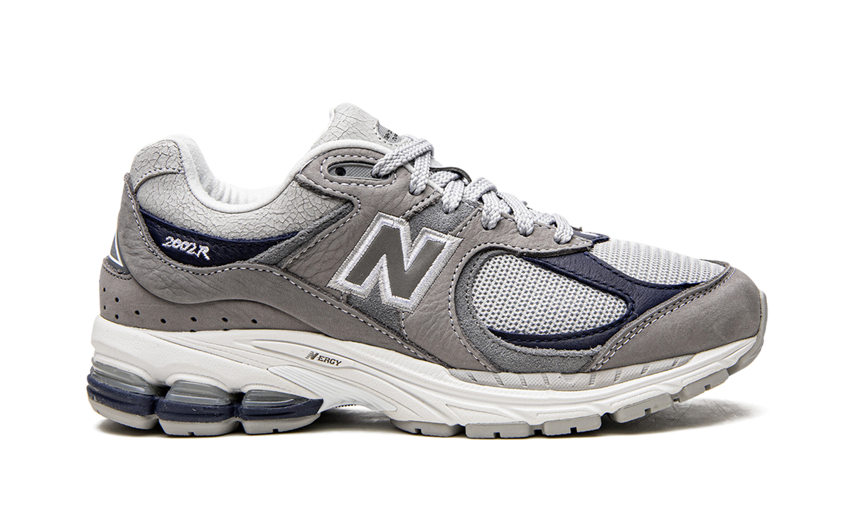 Overkicks - New Balance 2002R thisisneverthat The 2022 Downtown Run (M2002RTH) - detalle talón