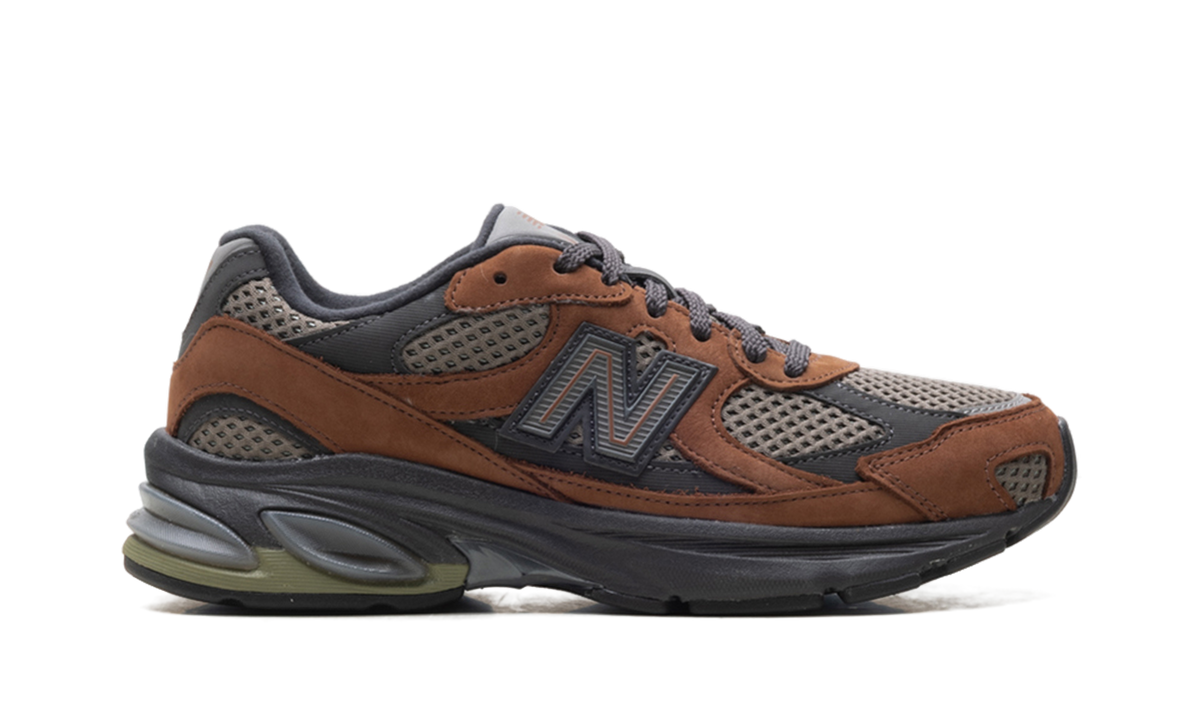 Overkicks - New Balance 2010 Brown (U2010ANV) - detalle talón