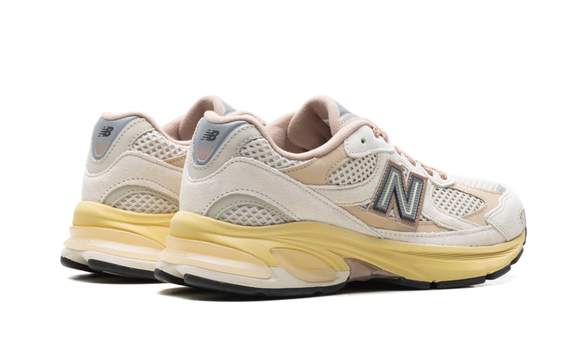 Overkicks - New Balance 2010 Rose Beige (U2010SGR) - par completo