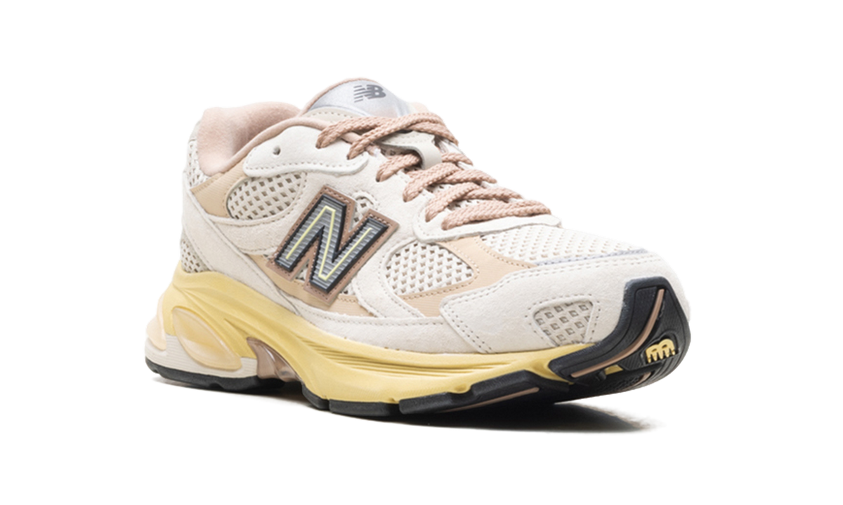 Overkicks - New Balance 2010 Rose Beige (U2010SGR) - detalle lateral interior