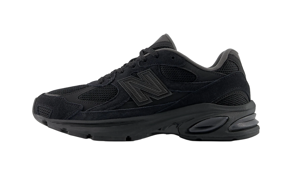 Overkicks - New Balance 2010 Triple Black (U20107B1) - vista lateral