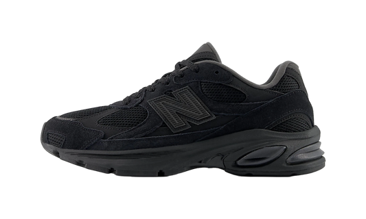 Overkicks - New Balance 2010 Triple Black (U20107B1) - vista lateral