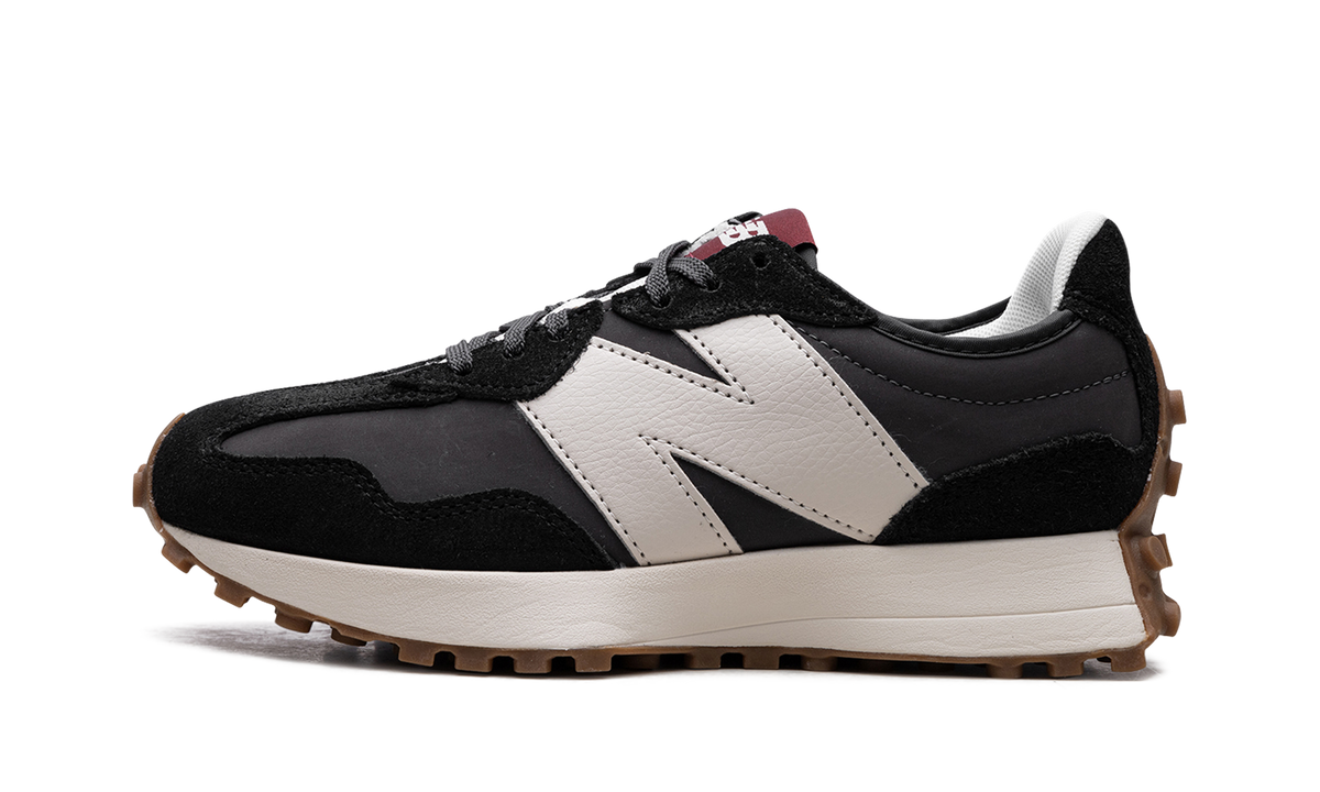 Overkicks - New Balance 327 Black Moonbeam (Womens) (WS327KC) - vista lateral