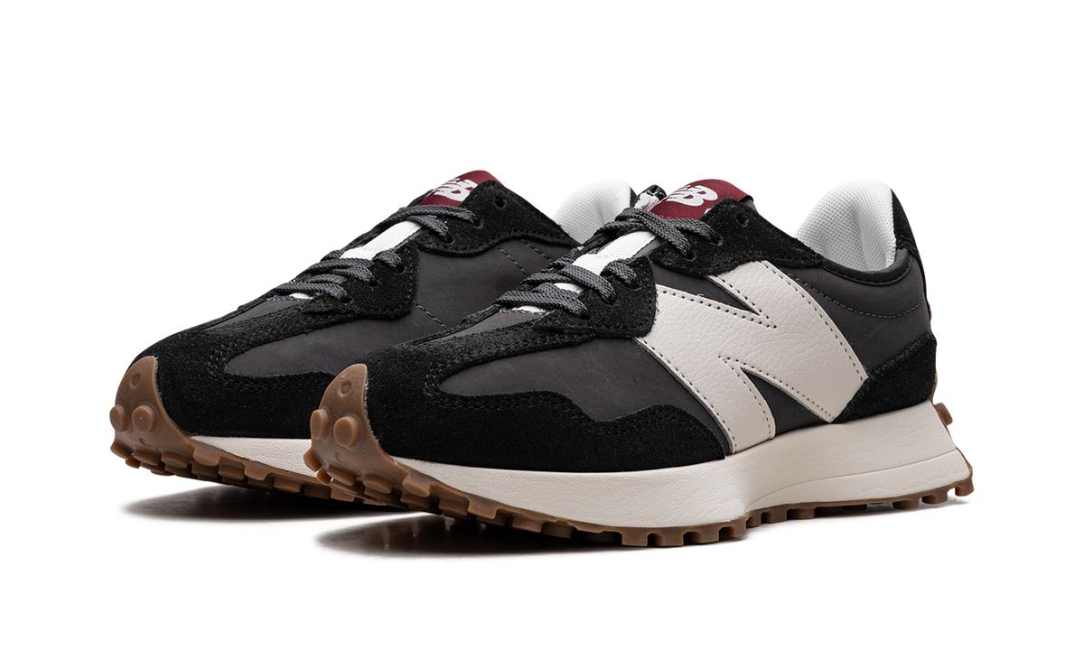 Overkicks - New Balance 327 Black Moonbeam (Womens) (WS327KC) - vista trasera