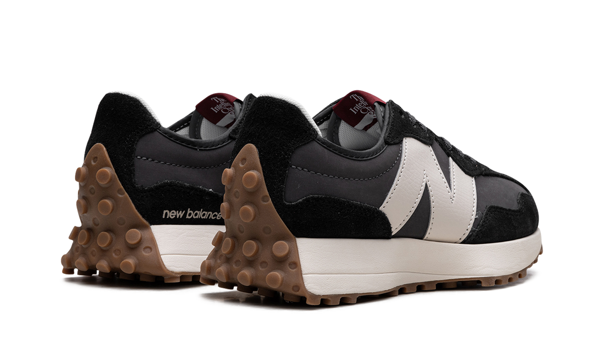 Overkicks - New Balance 327 Black Moonbeam (Womens) (WS327KC) - par completo