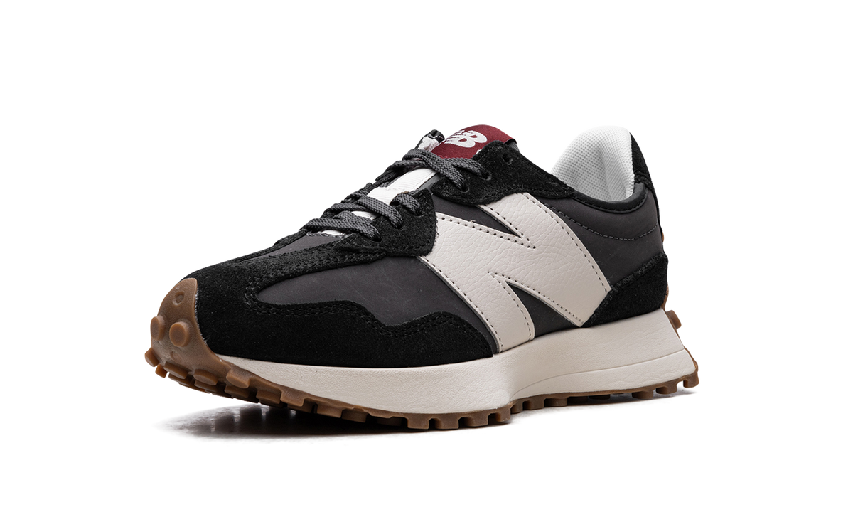 Overkicks - New Balance 327 Black Moonbeam (Womens) (WS327KC) - detalle suela