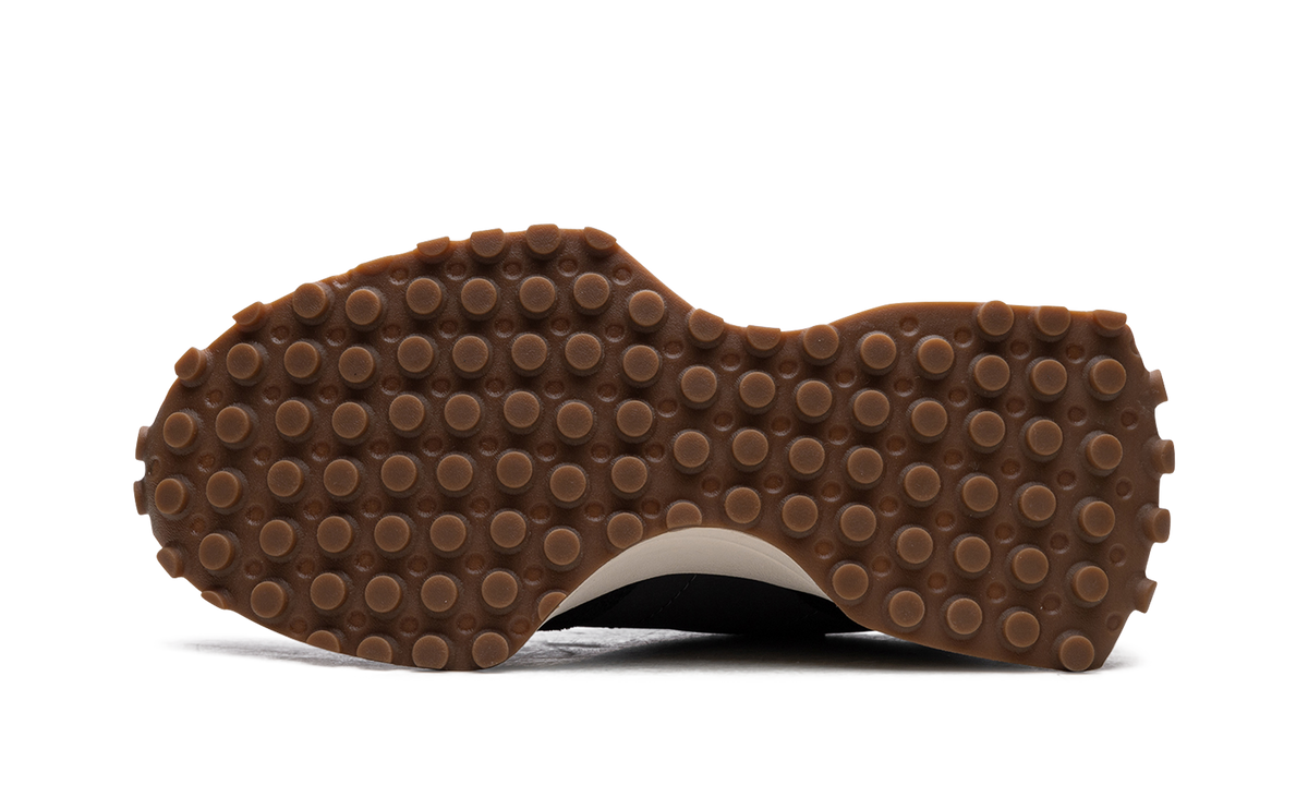 Overkicks - New Balance 327 Black Moonbeam (Womens) (WS327KC) - vista superior