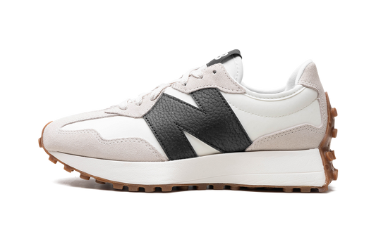 Overkicks - New Balance 327 Moonbeam Black Gum (Womens) (WS327GD) - vista lateral
