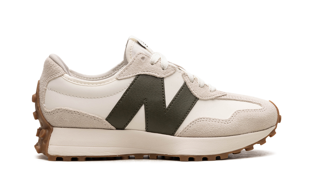 Overkicks - New Balance 327 Moonbeam Oak Leaf Green (MS327ASN) - detalle talón