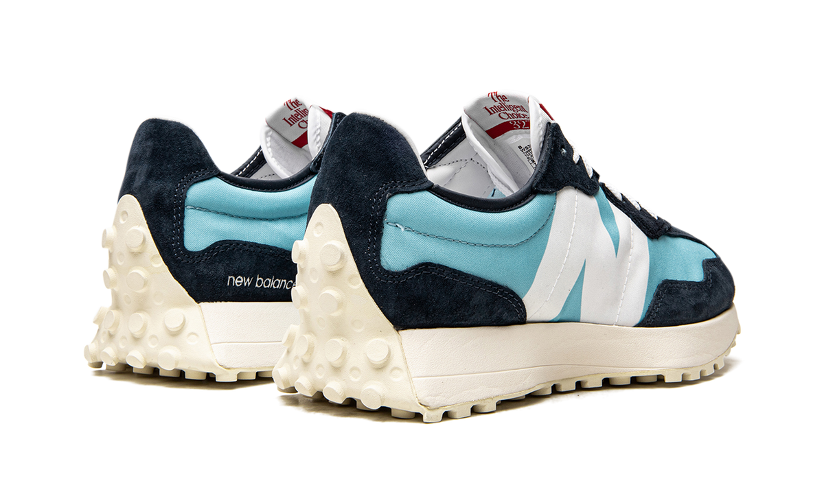 Overkicks - New Balance 327 Navy White (Womens) (WS327CPB) - par completo