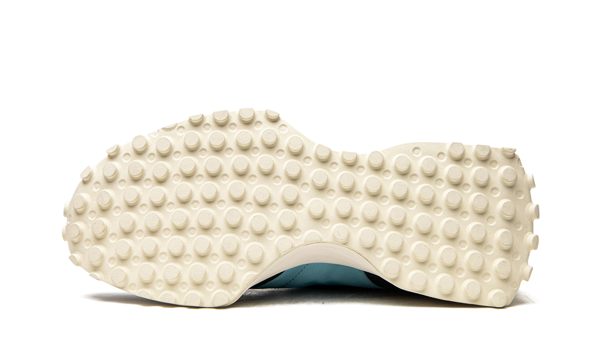 Overkicks - New Balance 327 Navy White (Womens) (WS327CPB) - vista superior