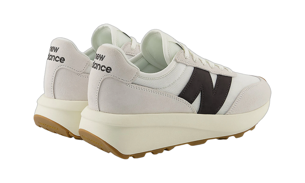 Overkicks - New Balance 370 Sea Salt Black Cement Gum (U370CA) - par completo