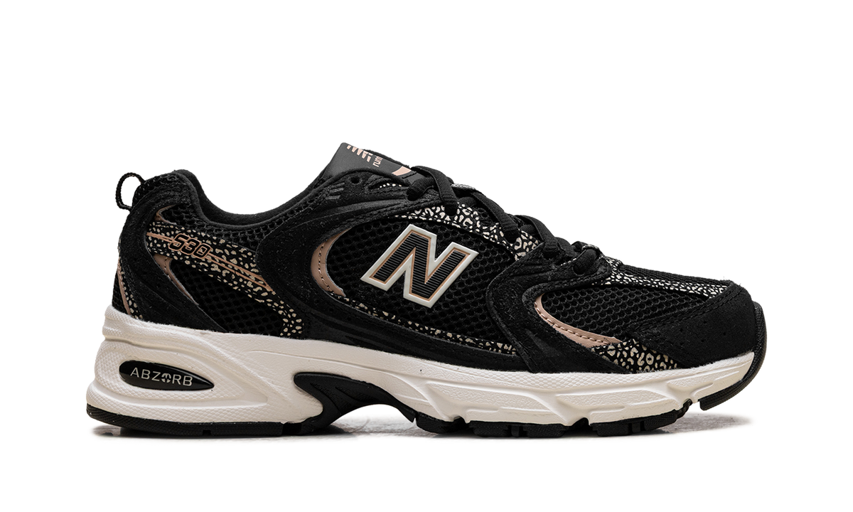 Overkicks - New Balance 530 Black Flat Taupe (U530CRB) - detalle talón
