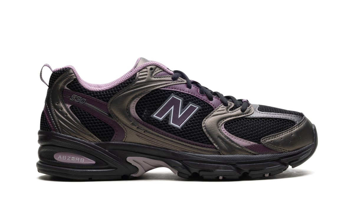 Overkicks - New Balance 530 Black Metallic Plum Brown (MR530ADD) - detalle talón