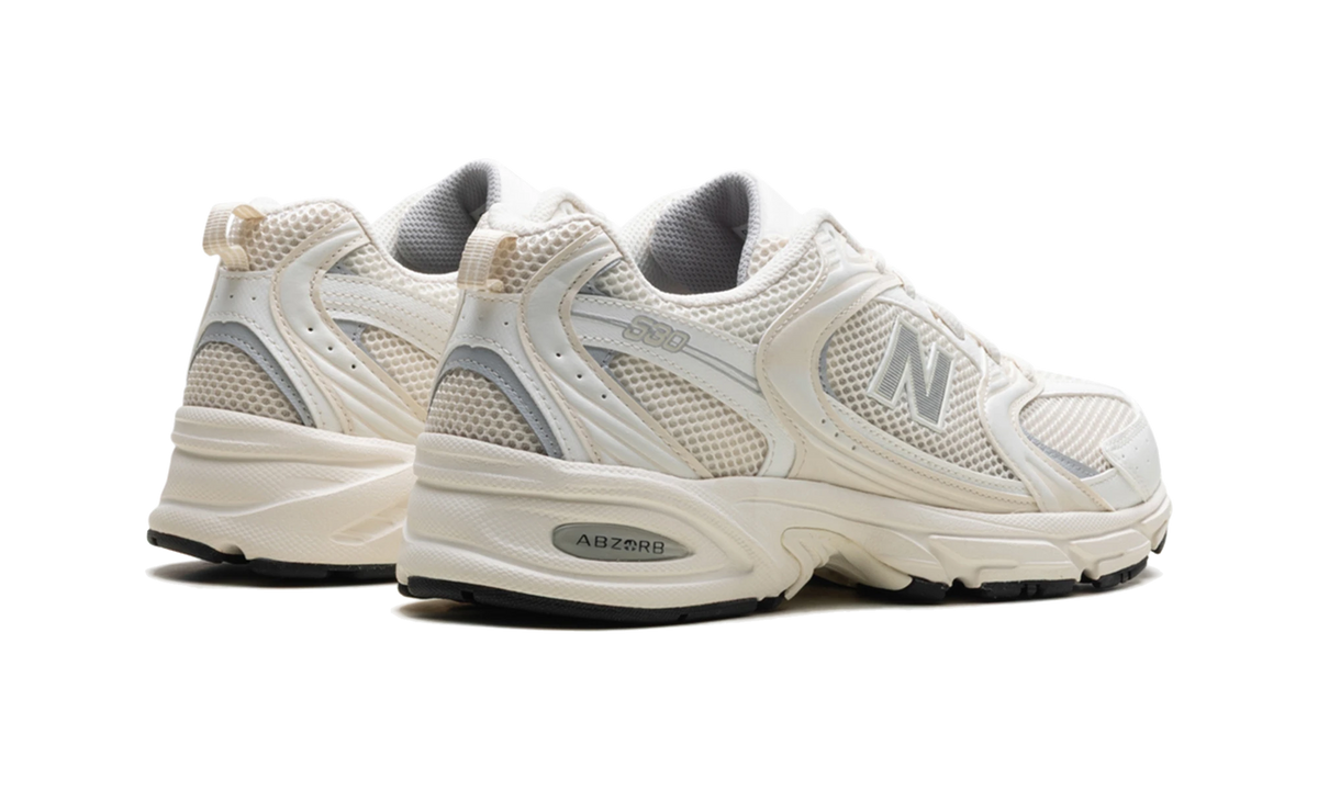 Overkicks - New Balance 530 Cream White Silver (MR530LZ) - par completo