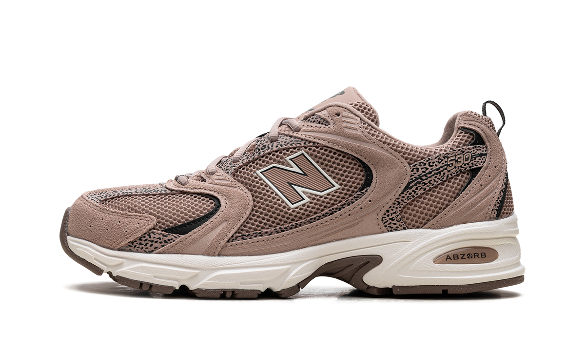 Overkicks - New Balance 530 Flat Taupe Black Cement (U530CRA) - vista lateral