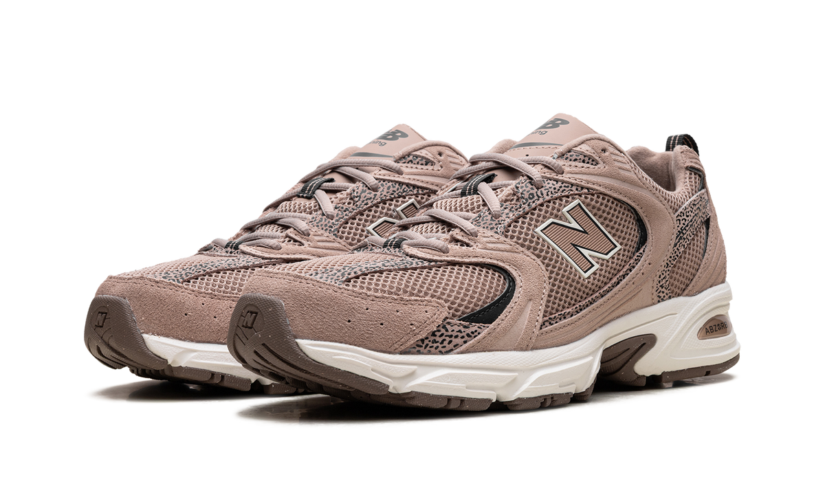 Overkicks - New Balance 530 Flat Taupe Black Cement (U530CRA) - vista trasera