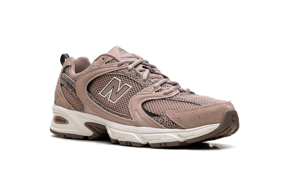 Overkicks - New Balance 530 Flat Taupe Black Cement (U530CRA) - detalle lateral interior