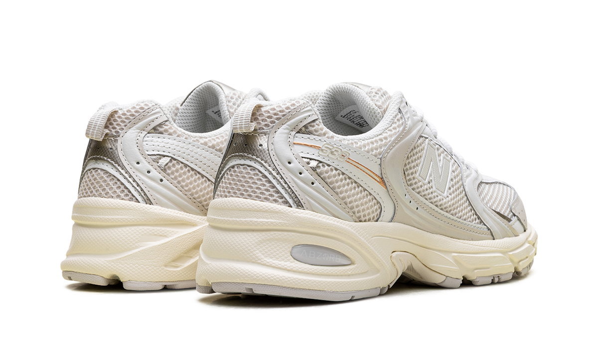 Overkicks - New Balance 530 Grey Beige (MR530FTA) - par completo