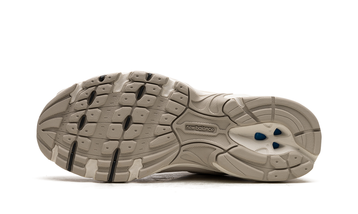 Overkicks - New Balance 530 Ivory (MR530SH) - vista superior
