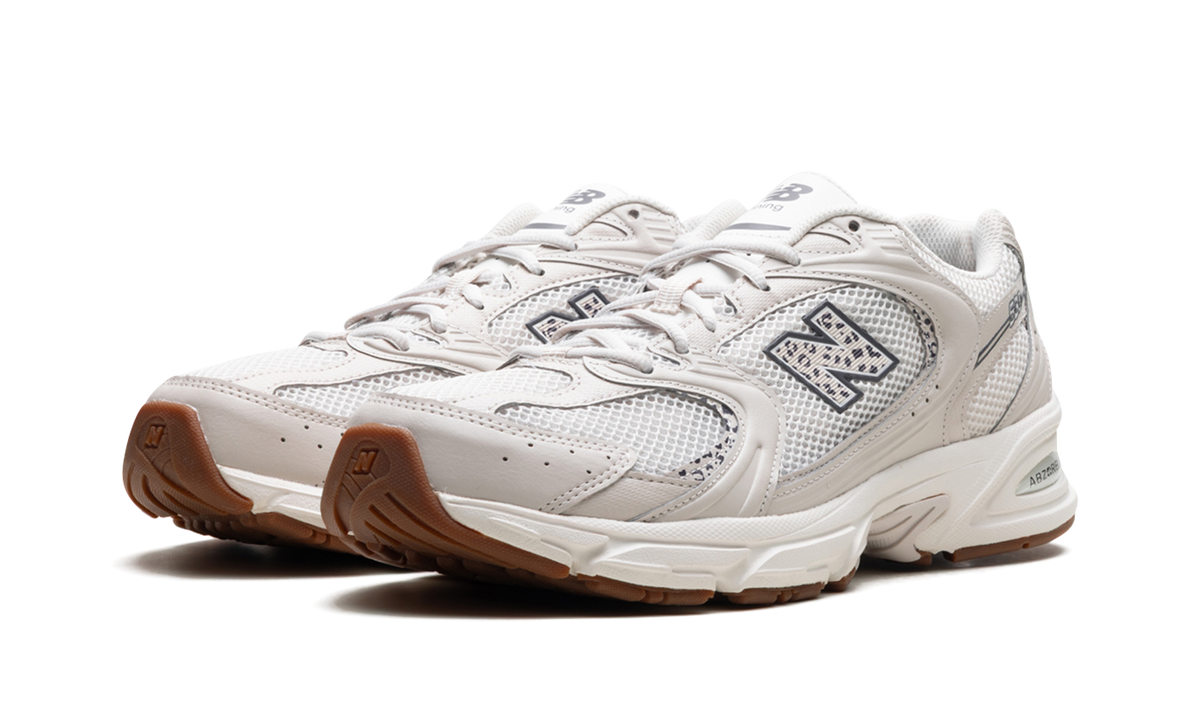 Overkicks - New Balance 530 Moonbeam Cow Print (MR530AAM) - vista trasera
