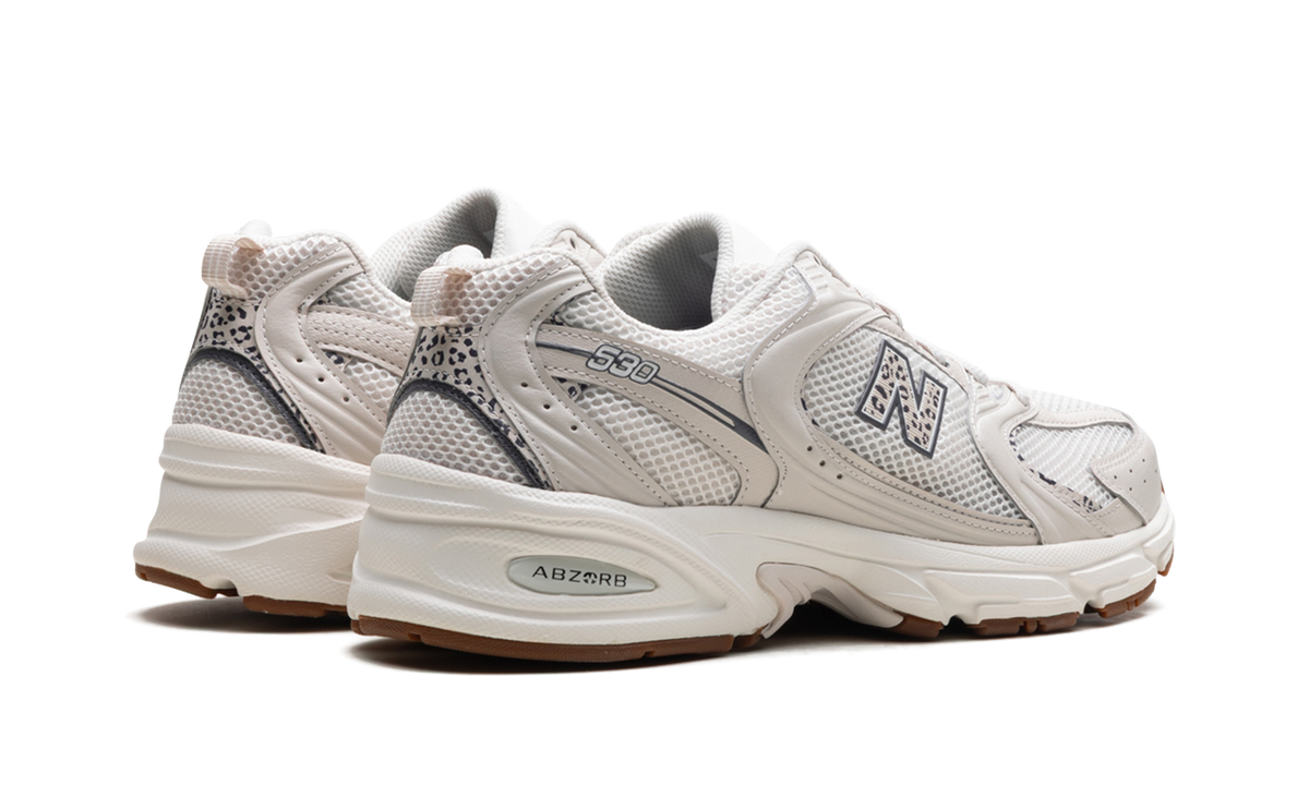 Overkicks - New Balance 530 Moonbeam Cow Print (MR530AAM) - par completo