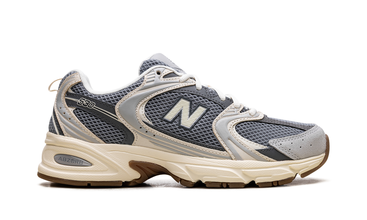 Overkicks - New Balance 530 Rain Cloud Castlerock Gum (U530SUB) - detalle talón
