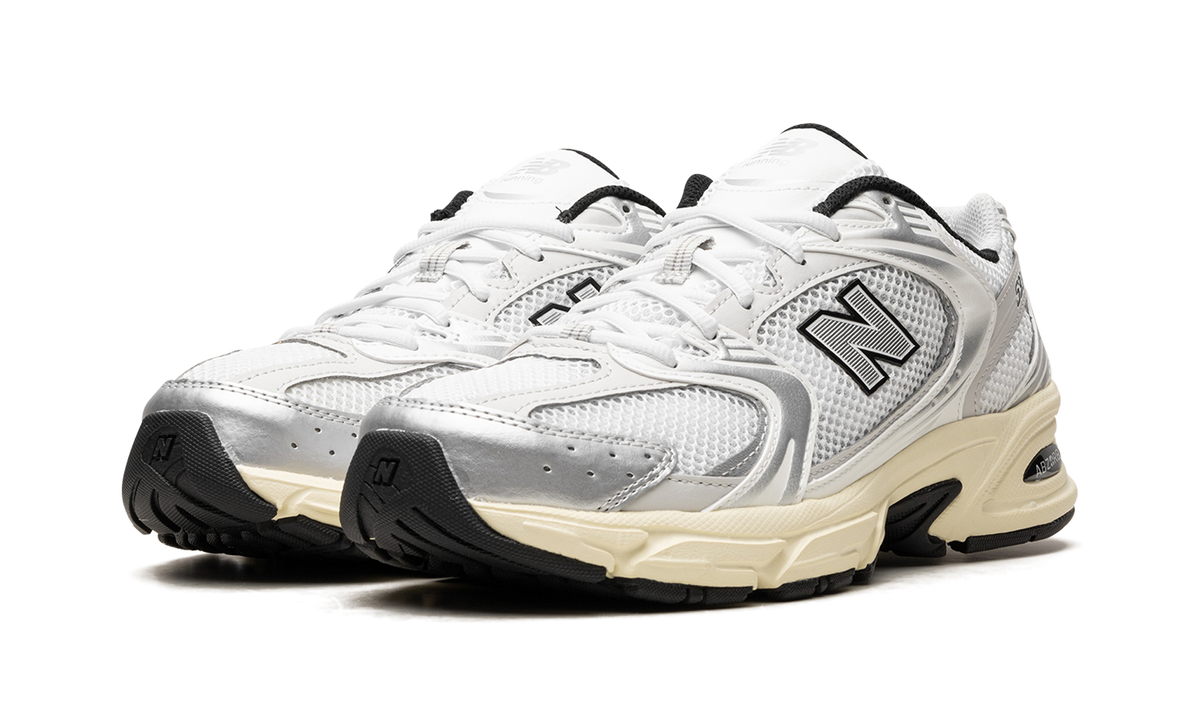 Overkicks - New Balance 530 Silver Cream (MR530TA) - vista trasera