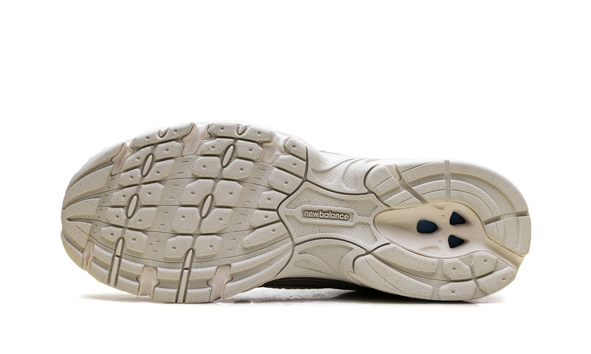 Overkicks - New Balance 530 Silver Metalic Reflection (U5303IR) - vista superior