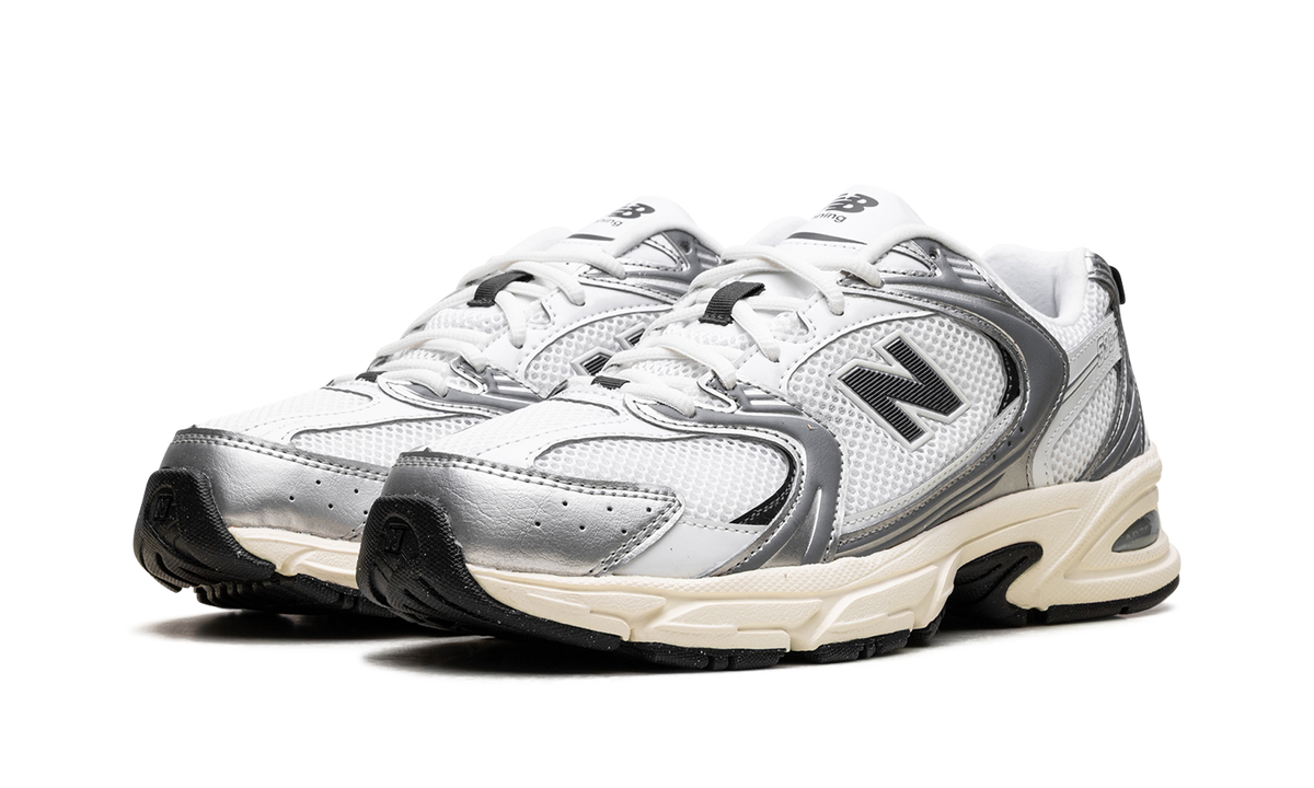 Overkicks - New Balance 530 Silver Metallic Black Cement (U530ESA) - vista trasera