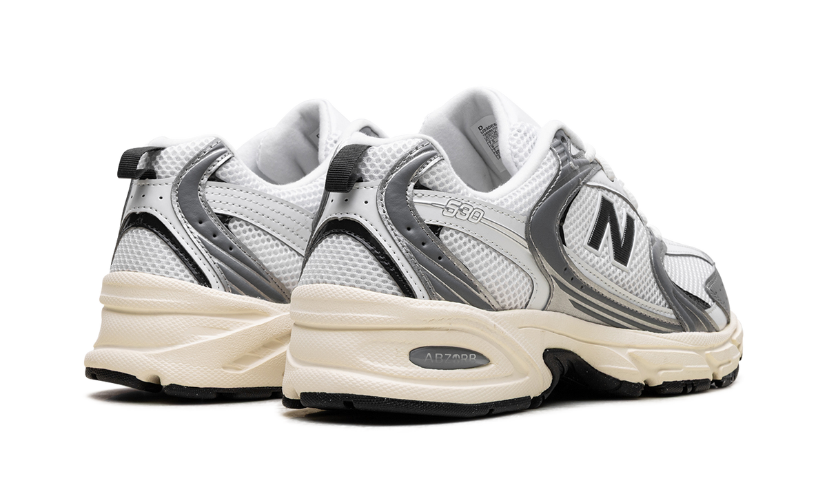 Overkicks - New Balance 530 Silver Metallic Black Cement (U530ESA) - par completo