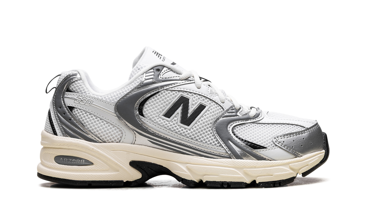 Overkicks - New Balance 530 Silver Metallic Black Cement (U530ESA) - detalle talón