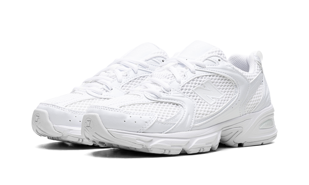 Overkicks - New Balance 530 Triple White (MR530PA) - par completo