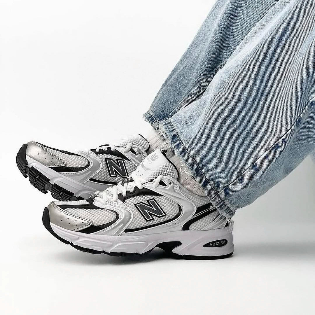 Overkicks - New Balance 530 White Black Details (MR530EWB) - vista trasera