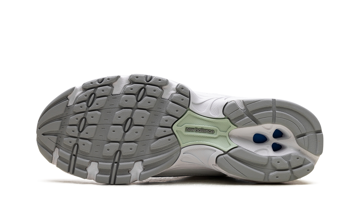 Overkicks - New Balance 530 White Light Chrome Blue Clay Ash (MR530PC) - vista superior