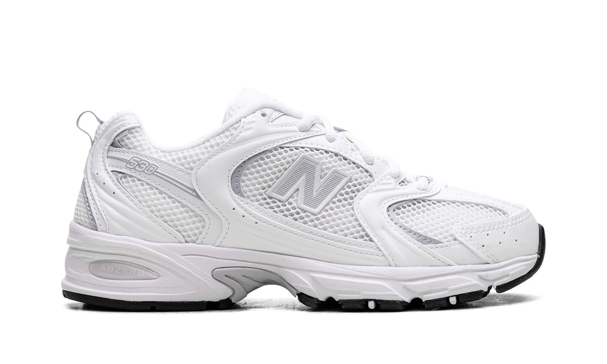 Overkicks - New Balance 530 White Pearl Grey (U530CSE) - detalle talón
