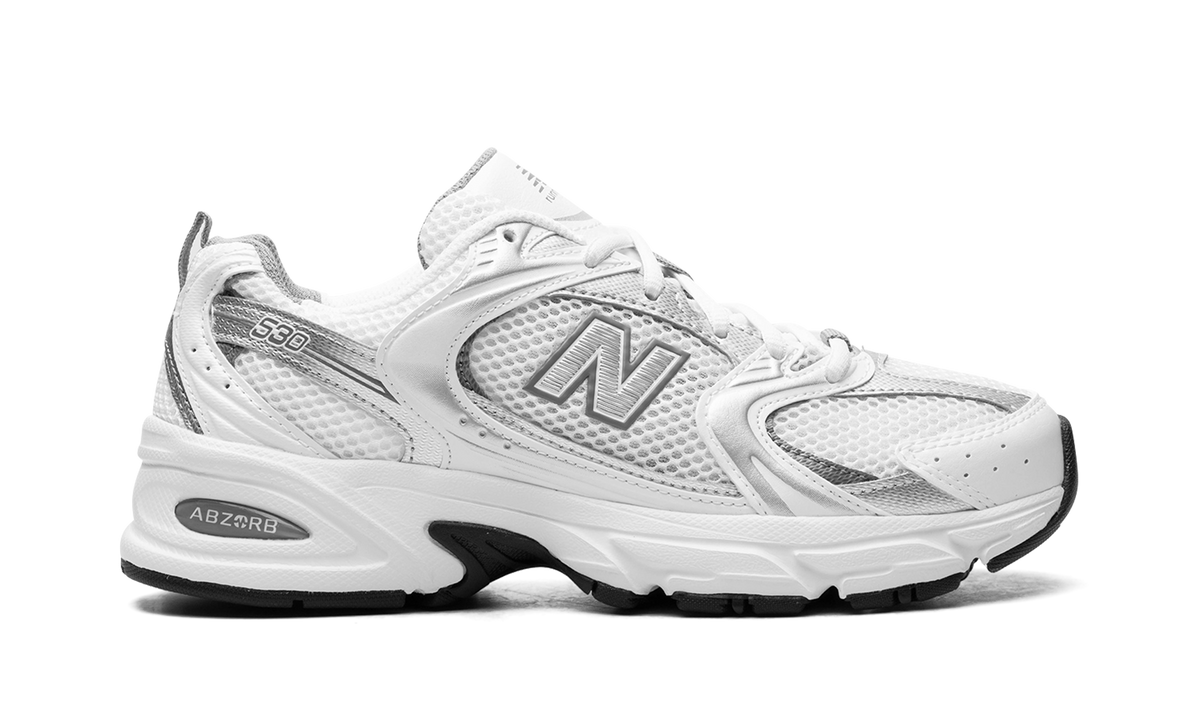 Overkicks - New Balance 530 White Silver Metallic (MR530AD) - detalle talón