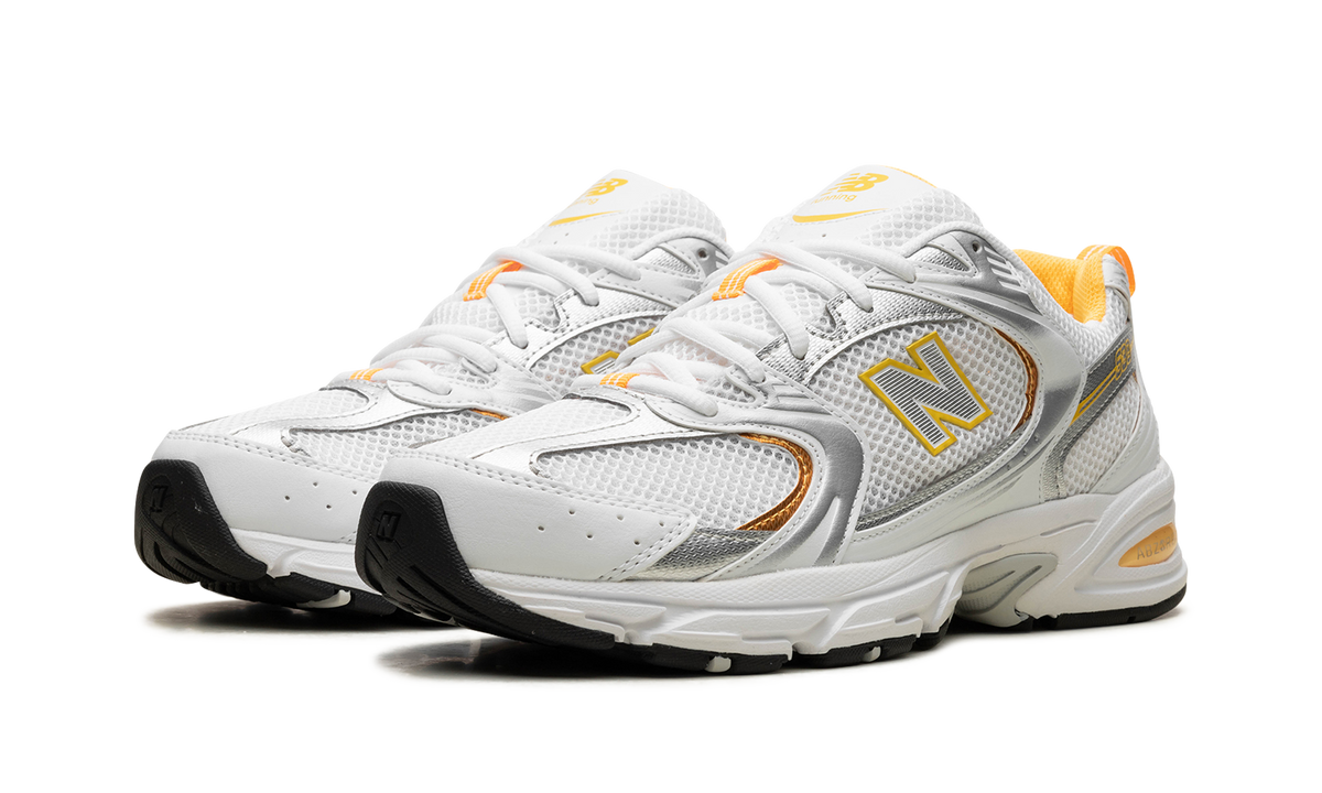 Overkicks - New Balance 530 White Vibrant Apricot Silver Metallic (MR530PUT) - vista trasera