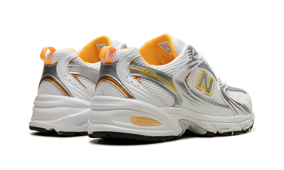Overkicks - New Balance 530 White Vibrant Apricot Silver Metallic (MR530PUT) - par completo