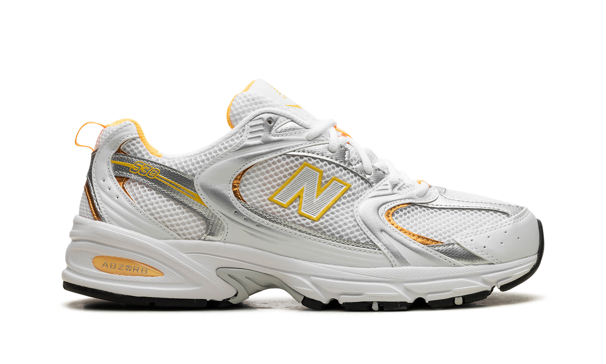 Overkicks - New Balance 530 White Vibrant Apricot Silver Metallic (MR530PUT) - detalle talón