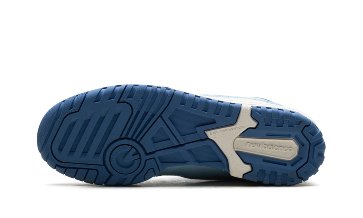 Overkicks - New Balance 550 Chrome Blue Patent (BB550YKE) - vista superior
