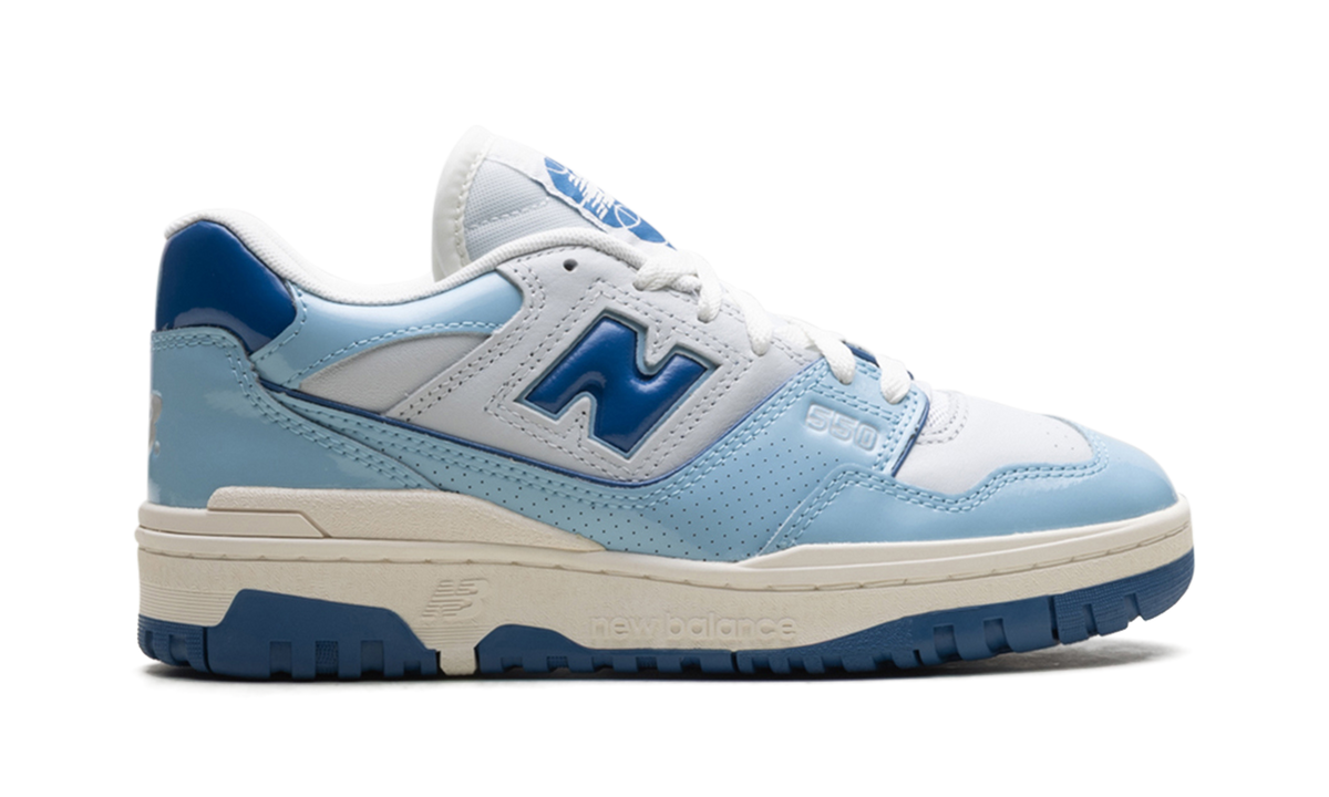 Overkicks - New Balance 550 Chrome Blue Patent (BB550YKE) - detalle talón