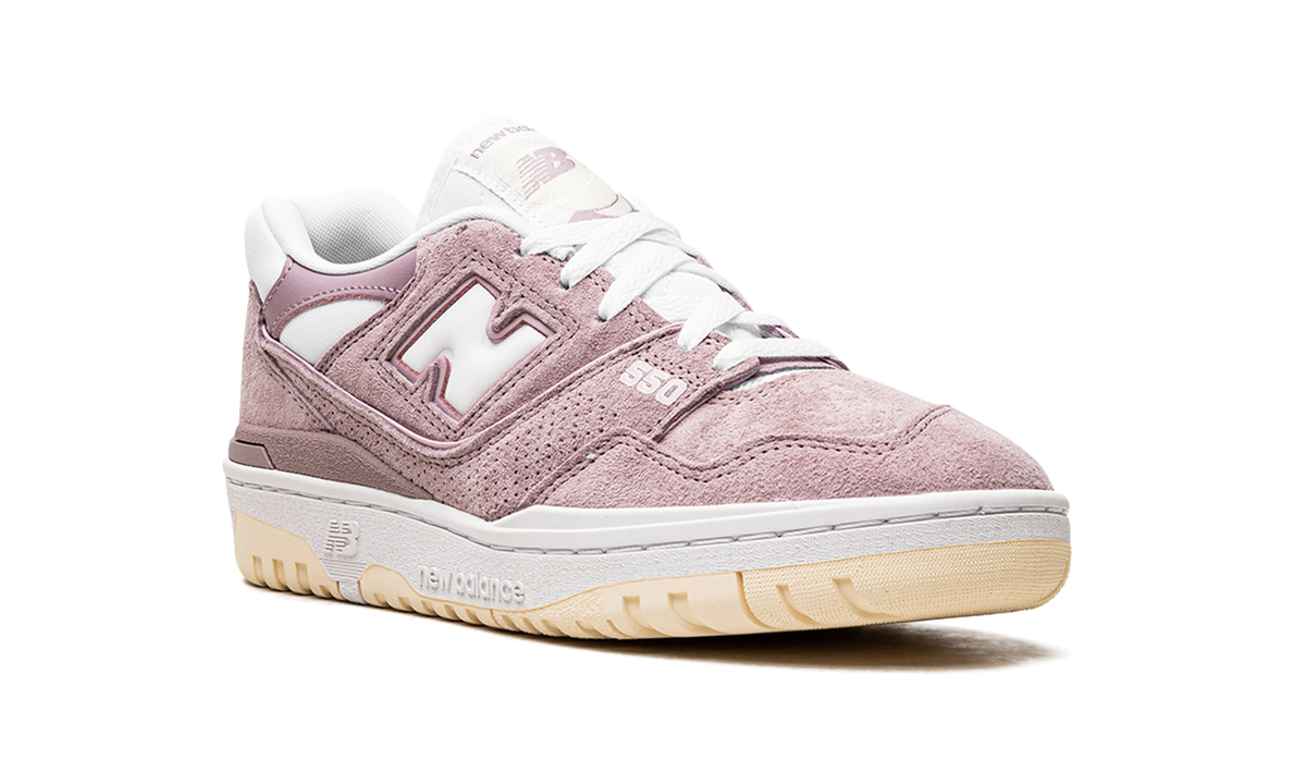 Overkicks - New Balance 550 Lilac Chalk Suede (Womens) (BBW550PB) - detalle lateral interior